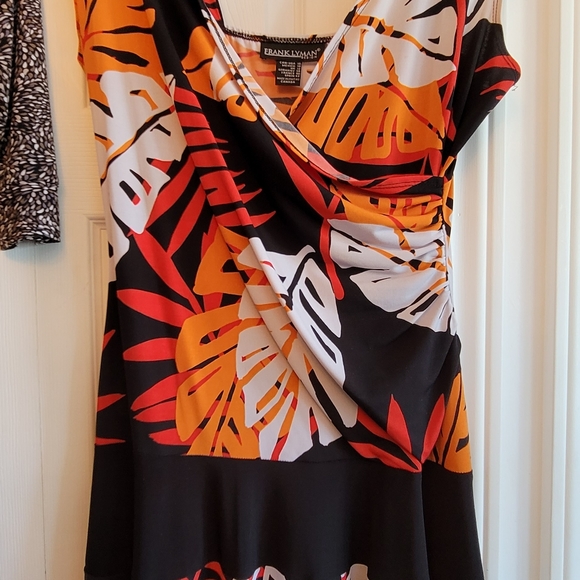 Designer Dresses - Picture 3 of 16